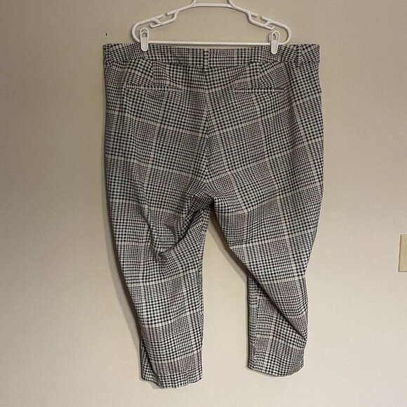 Old Navy Women Plus SZ 24 Blue Grey Plaid High Rise Never Fade Pixie Pants - Picture 6 of 10